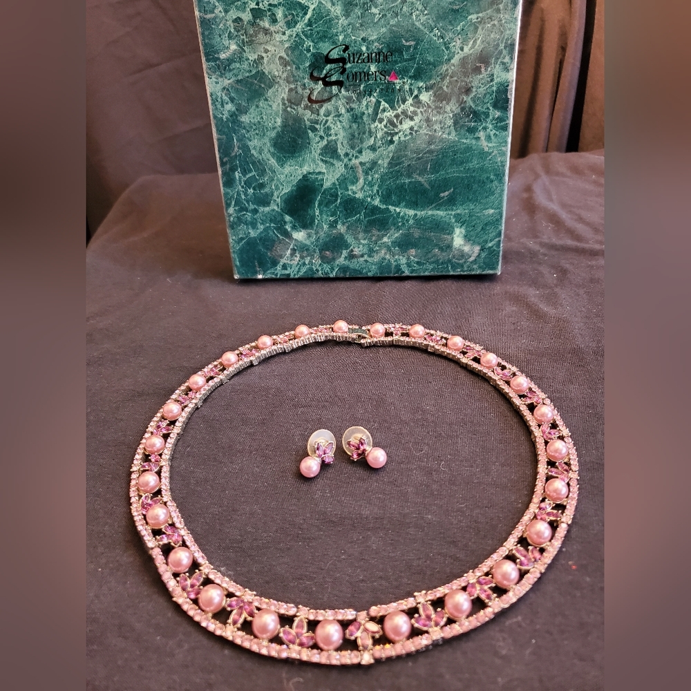 Vintage Suzanne Somers Necklace & Earrings set with the box